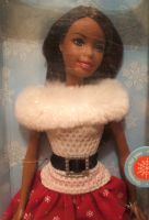 Holiday Wishes Barbie (African American) Close Up